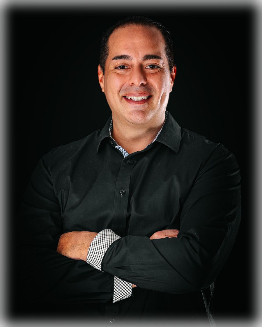 Carlos Duenas, mortgage loan officer and investor-loan specialist